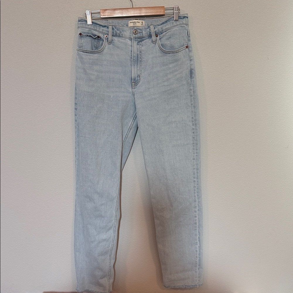 Abercrombie & Fitch Light Wash Mom Jeans